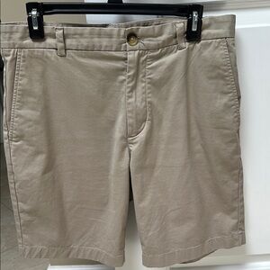 EUC vineyard vines men’s Chino shorts